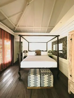 Villa (Lontar)