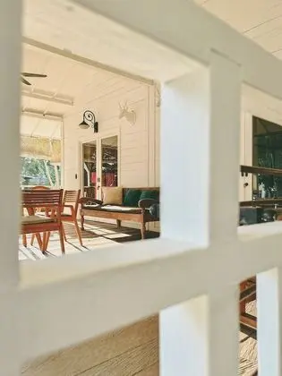 Villa (Lontar)
