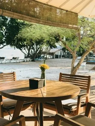 Villa (Lontar)
