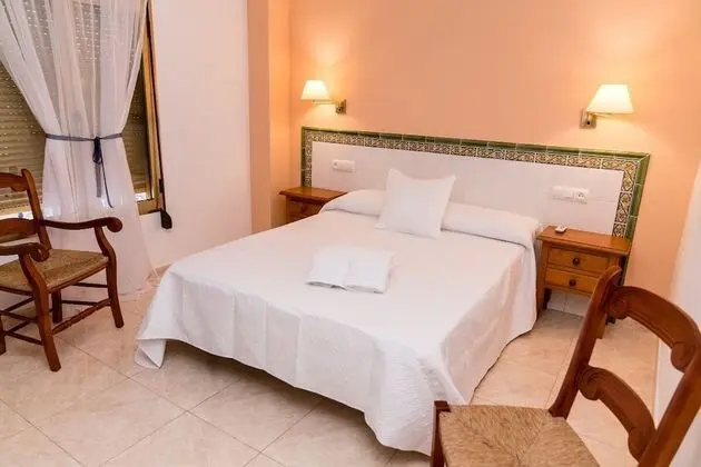 Basic Üç Kişilik Oda