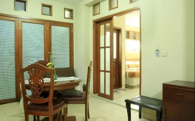 Üç Kişilik Oda