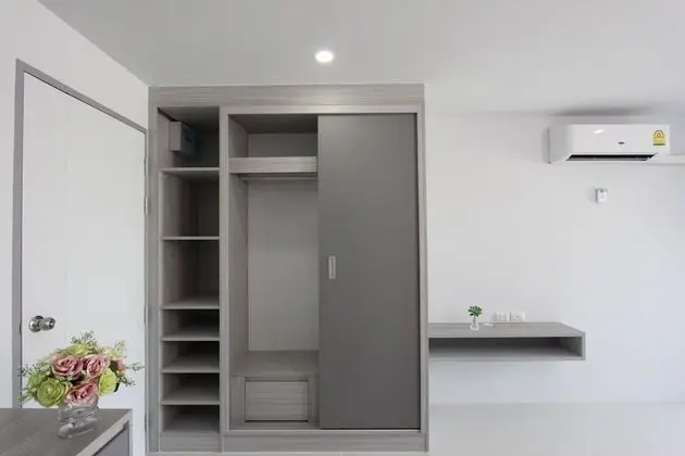 Twin Beds Room
