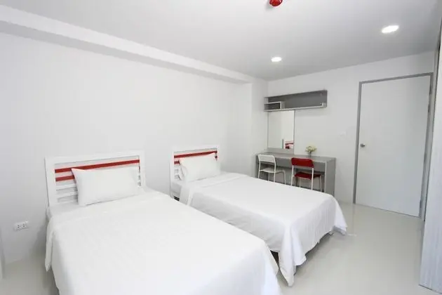Twin Beds Room