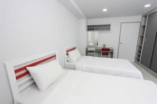 Twin Beds Room
