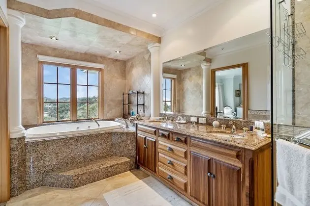 Luxury Süit, 1 En Büyük (King) Boy Yatak, Koy Manzaralı (Fantail Suite )