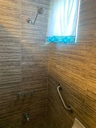 Deluxe Oda, 1 En Büyük (King) Boy Yatak