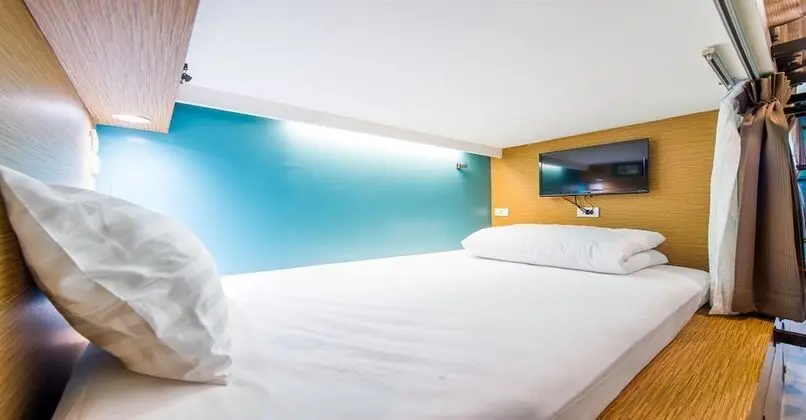 Business Class Mixed Dormitory