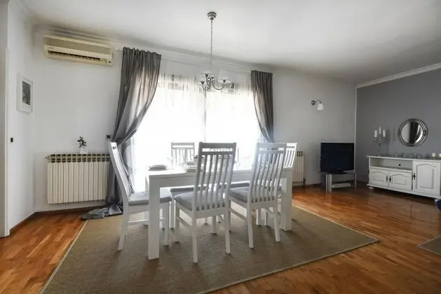 Comfort Apart Daire, 3 Yatak Odası, Havuz Kullanımı, Bahçe Manzaralı