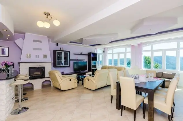 Villa (Three Bedroom Apartment with Terrace )
