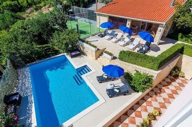 Villa (Three Bedroom Apartment with Terrace )