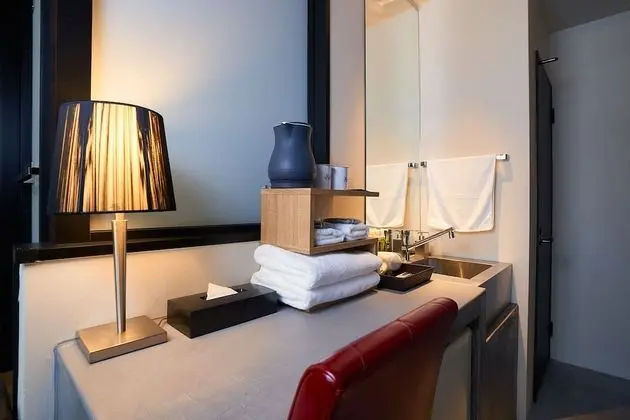 Design Oda, 1 En Büyük (King) Boy Yatak, Balkon (MINI ROOM)