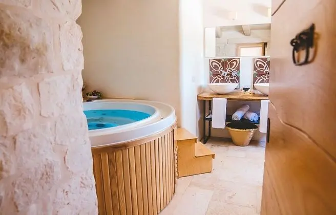 Dört Kişilik Oda, Jakuzi (Trullo)