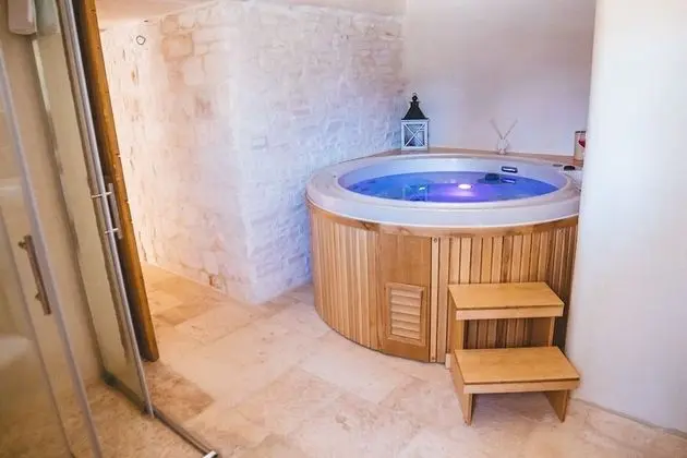 Dört Kişilik Oda, Jakuzi (Trullo)