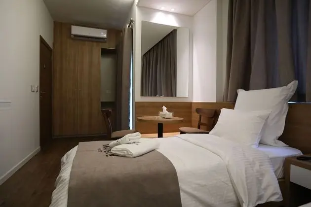 Tek Büyük Yataklı Oda, Dağ Manzaralı