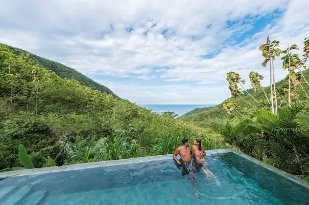 Oda (Family Pool Lodge)