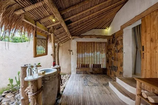 Oda (Family Pool Lodge)