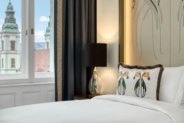 Oda, 2 Tek Kişilik Yatak, Nehir Manzaralı