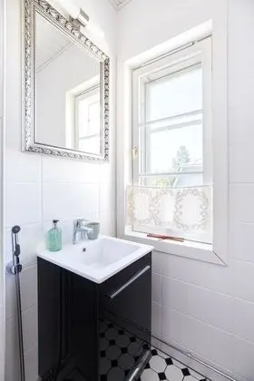 Comfort Tek Büyük veya İki Ayrı Yataklı Oda