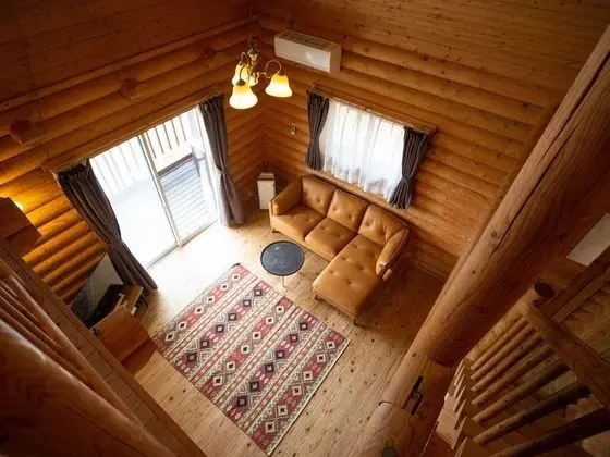 Ev (Log House)