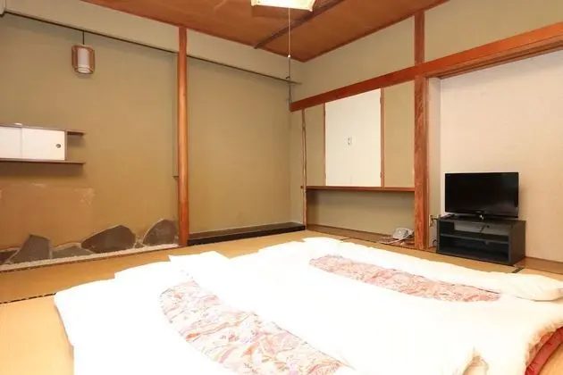 Traditional Oda, Sigara İçilebilir, Ortak Banyo (Economy Japanese Style )