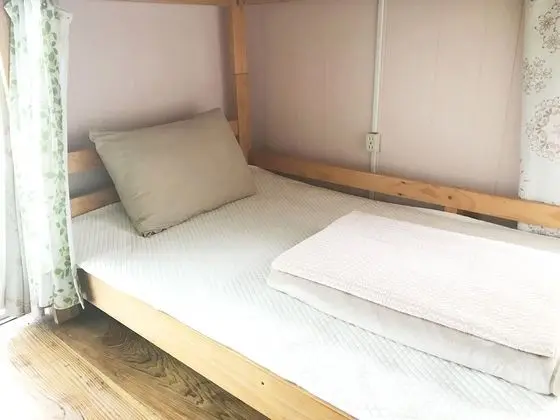 Ortak Ranzalı Oda, Sadece kadınlar için, Ortak Banyo (Bunk Bed)