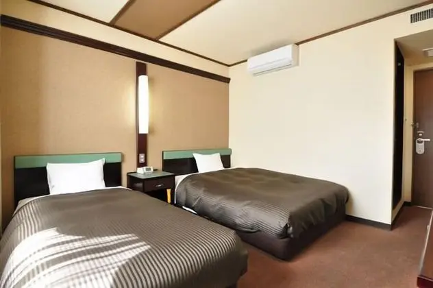 İki Ayrı Yataklı Oda, Sigara İçilebilir