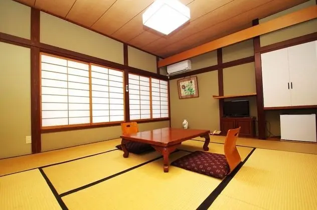 Traditional Oda, Sigara İçilmez, Ortak Banyo (Japanese Style)