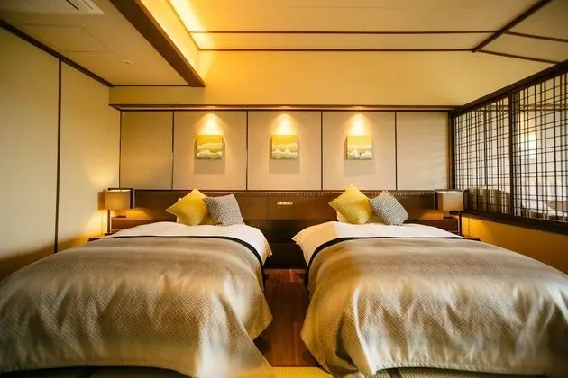 İki Ayrı Yataklı Oda (View Twin, Corner Sofa, RW4,5F)