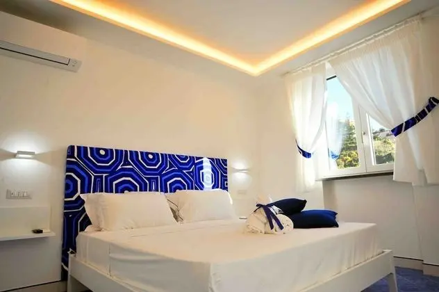 Deluxe Tek Büyük Yataklı Oda, Balkon, Deniz Manzaralı