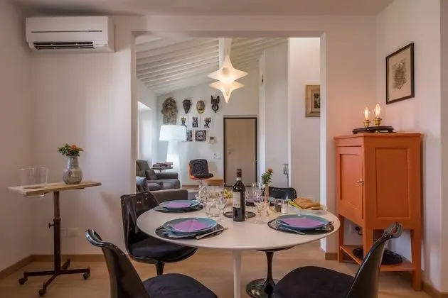 Odada yemek servisi