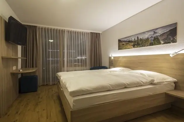 Üç Kişilik Oda