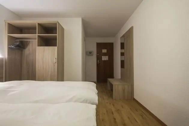 Üç Kişilik Oda
