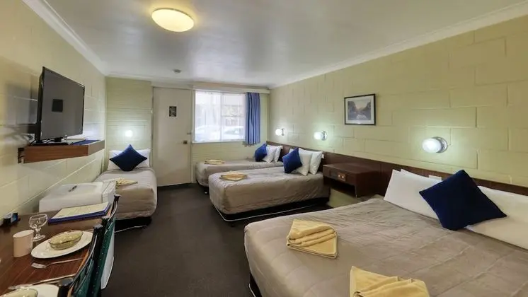 Family Room (Family of 5) - Not Pet Friendly