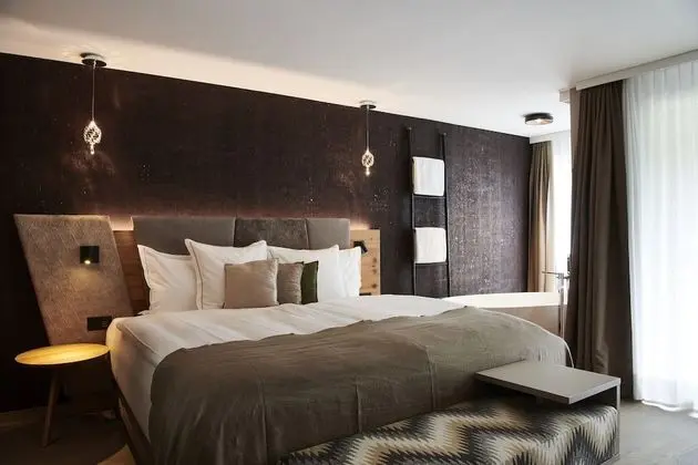 Tek Büyük Yataklı Oda, Balkon, Dağ Manzaralı (Spa Double Room with Matterhornview)