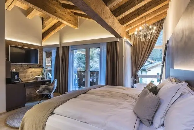 Tek Büyük Yataklı Oda, Balkon, Dağ Manzaralı (Spa Double Room with Matterhornview)
