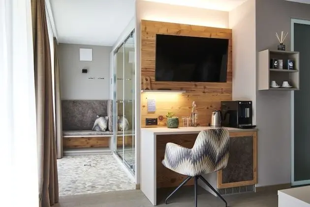Tek Büyük Yataklı Oda, Balkon, Dağ Manzaralı (Spa Double Room with Matterhornview)
