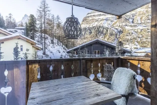 Tek Büyük Yataklı Oda, Balkon, Dağ Manzaralı (Spa Double Room with Matterhornview)