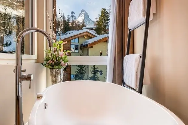 Tek Büyük Yataklı Oda, Balkon, Dağ Manzaralı (Spa Double Room with Matterhornview)