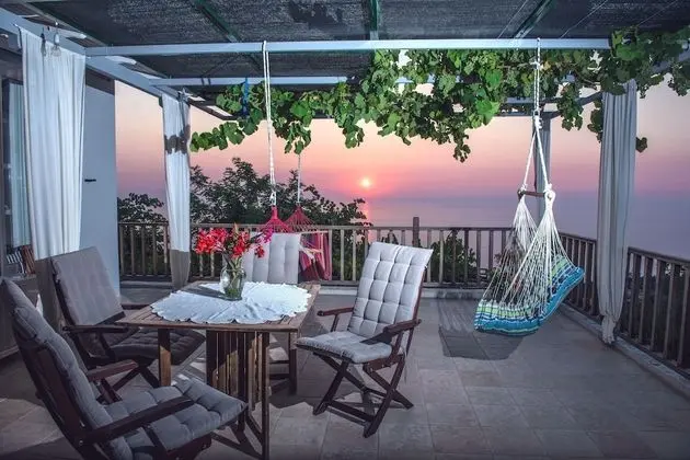 Apart Daire, 2 Yatak Odası, Deniz Manzaralı (Selini)