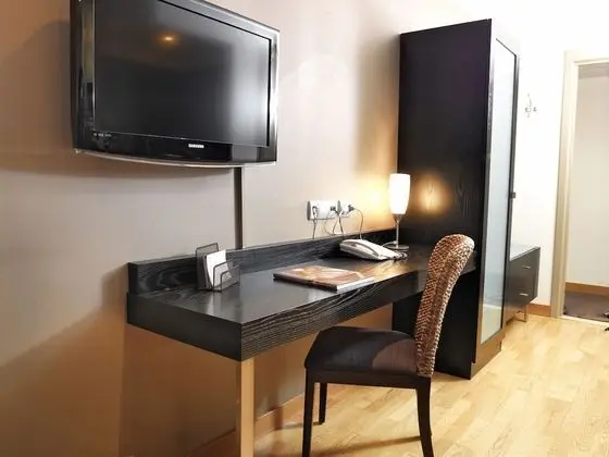 Grand Lit 140 cm bed with Kitchenette