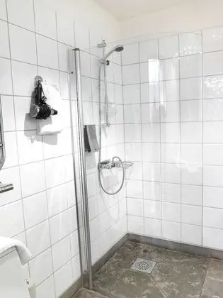 Grand Lit 140 cm bed with Kitchenette