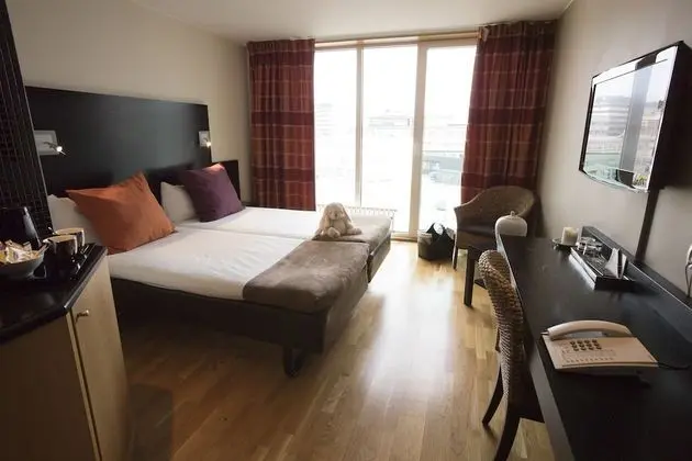 Tek Büyük Yataklı Oda, Küçük Mutfak