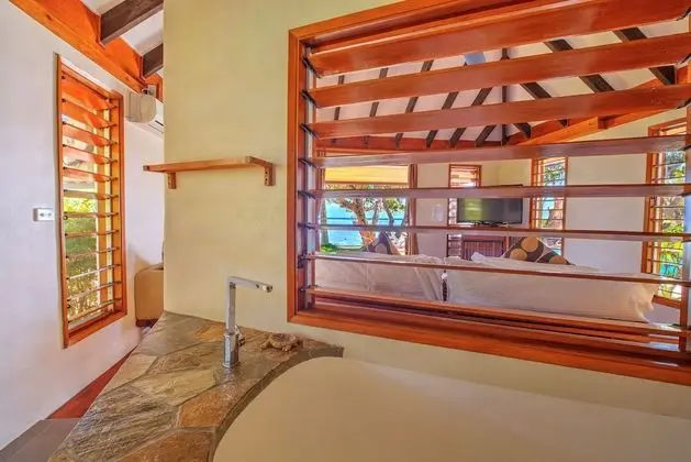 Villa (Beachfront Honeymooner)