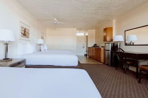 Oda, Havuz Kenarı (Three Beds)