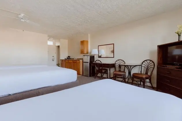 Oda, Havuz Kenarı (Three Beds)