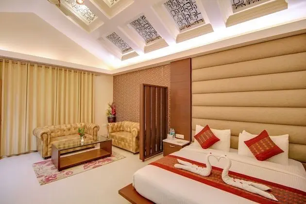Superior Room with Bathtub