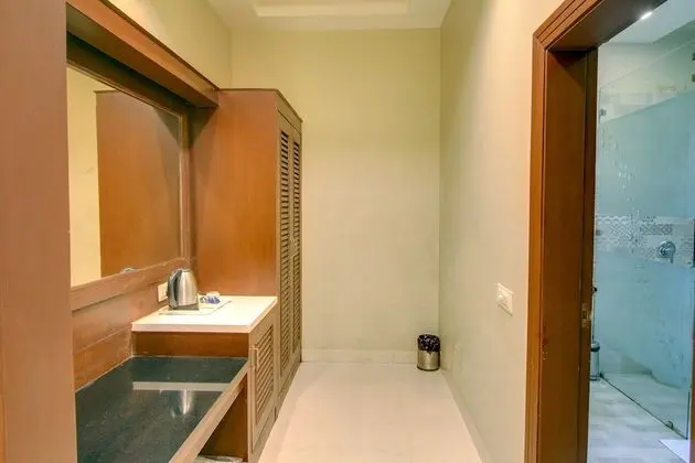 Superior Room with Bathtub