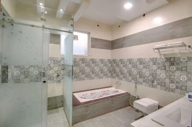 Superior Room with Bathtub
