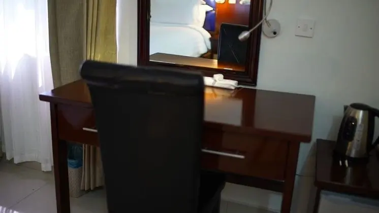 Superior Tek Büyük veya İki Ayrı Yataklı Oda