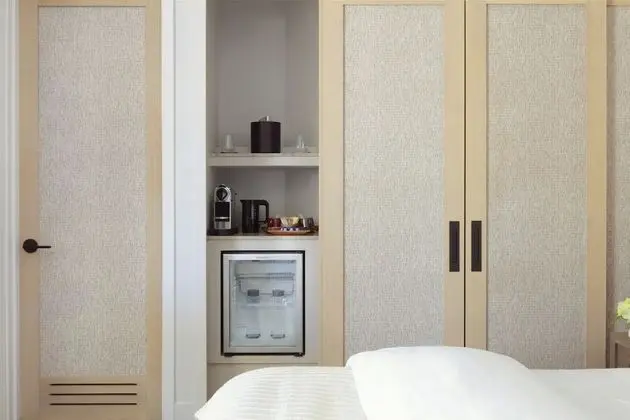 Oda, 1 En Büyük (King) Boy Yatak, Engellilere Uygun (Mobility/Hearing Accessible with Tub)
